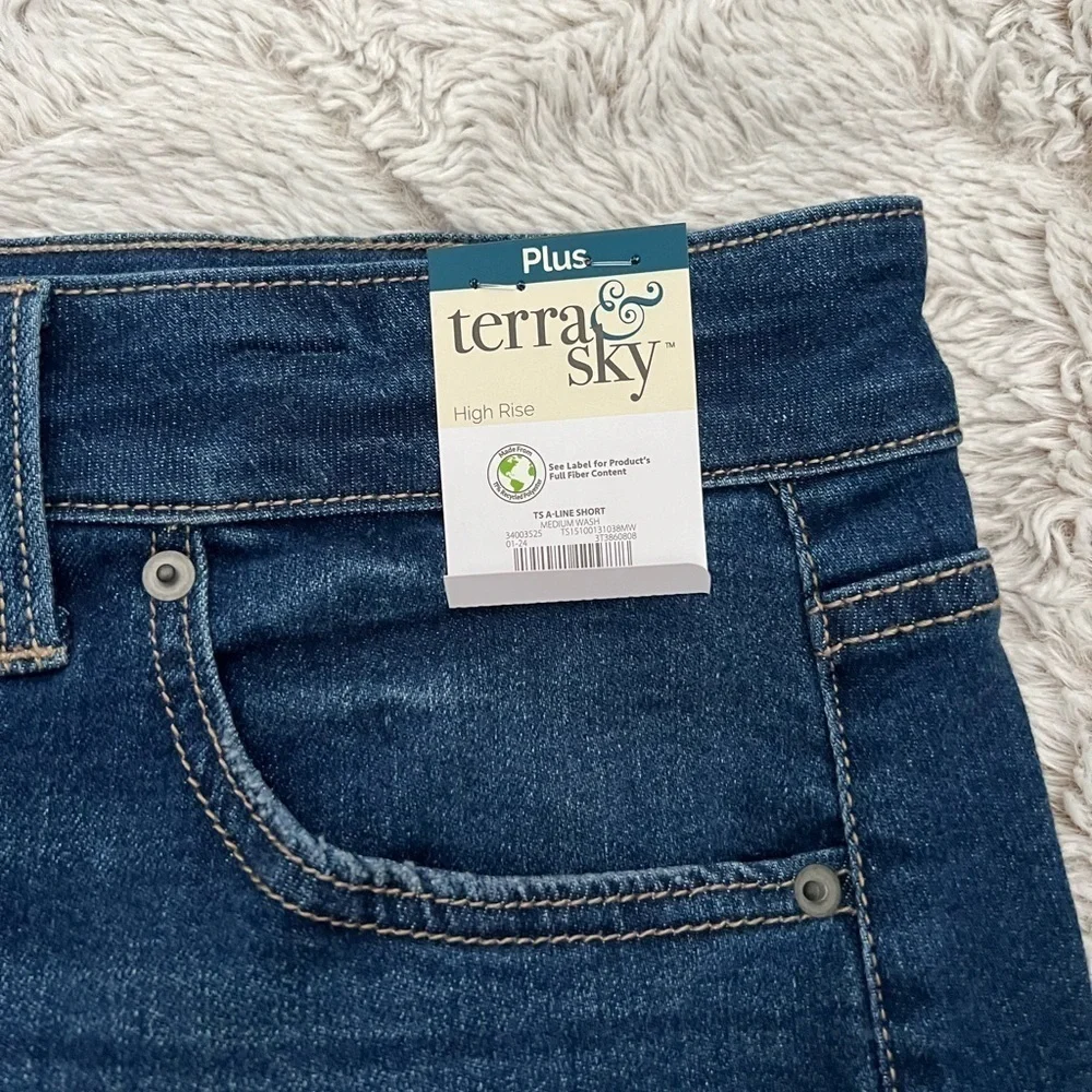 NWT Terra & Sky Denim Shorts Size 18W